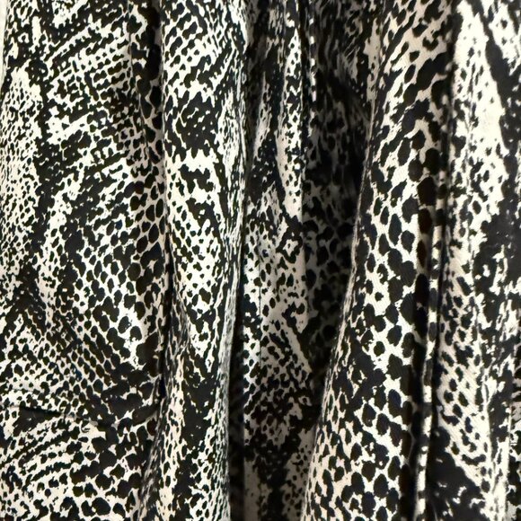 WHO WHAT WEAR Fab trendy cool designer snake trench rain coat. - Picture 3 of 3